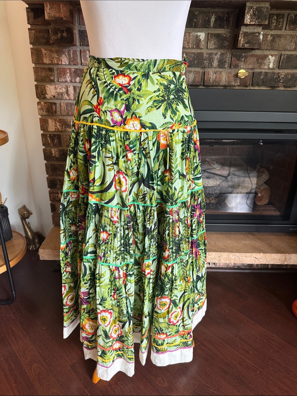COLDWATER CREEK floral cotton  maxi skirt. Zipper and elastic waist. Fully lined